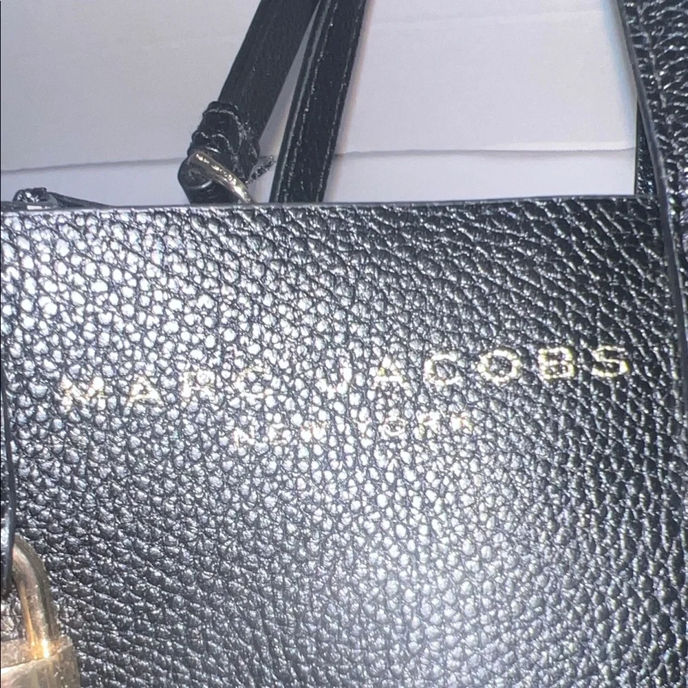 Marc Jacobs compact marc